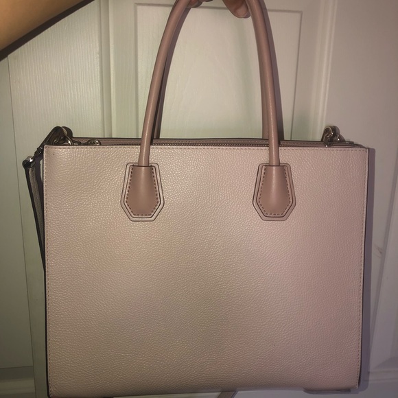 BRAND NEW Michael Kors Purse - Picture 2 of 4